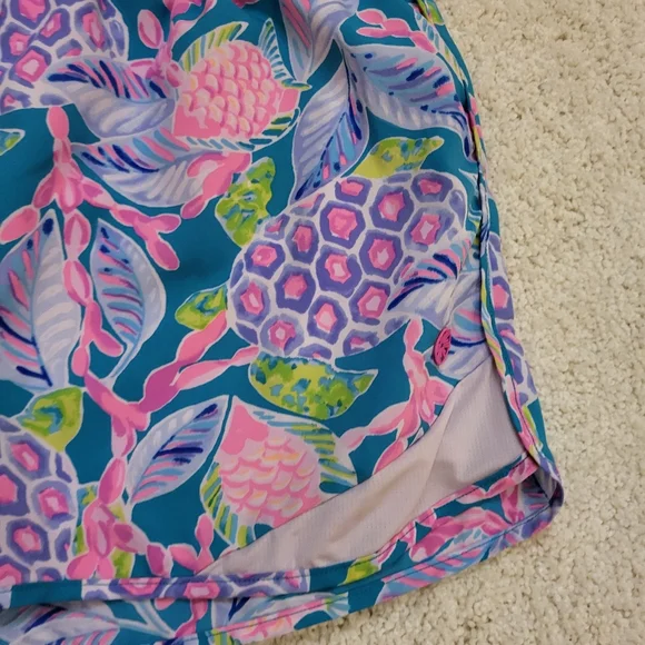 Lilly Pulitzer Luxletic Shorts Size L - Picture 2 of 4